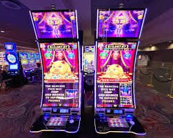 Filipino players enjoying live casino games on eeejili from their mobile devices
